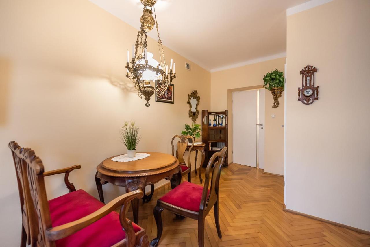 Downtown Antique Apartment Warszawa Exteriör bild